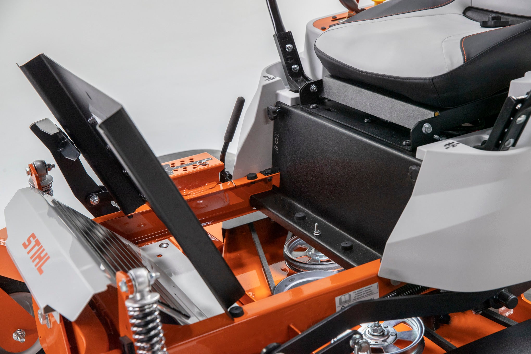 STIHL RZ 261 TONDEUSE À VIRAGE ZÉRO WB020113611