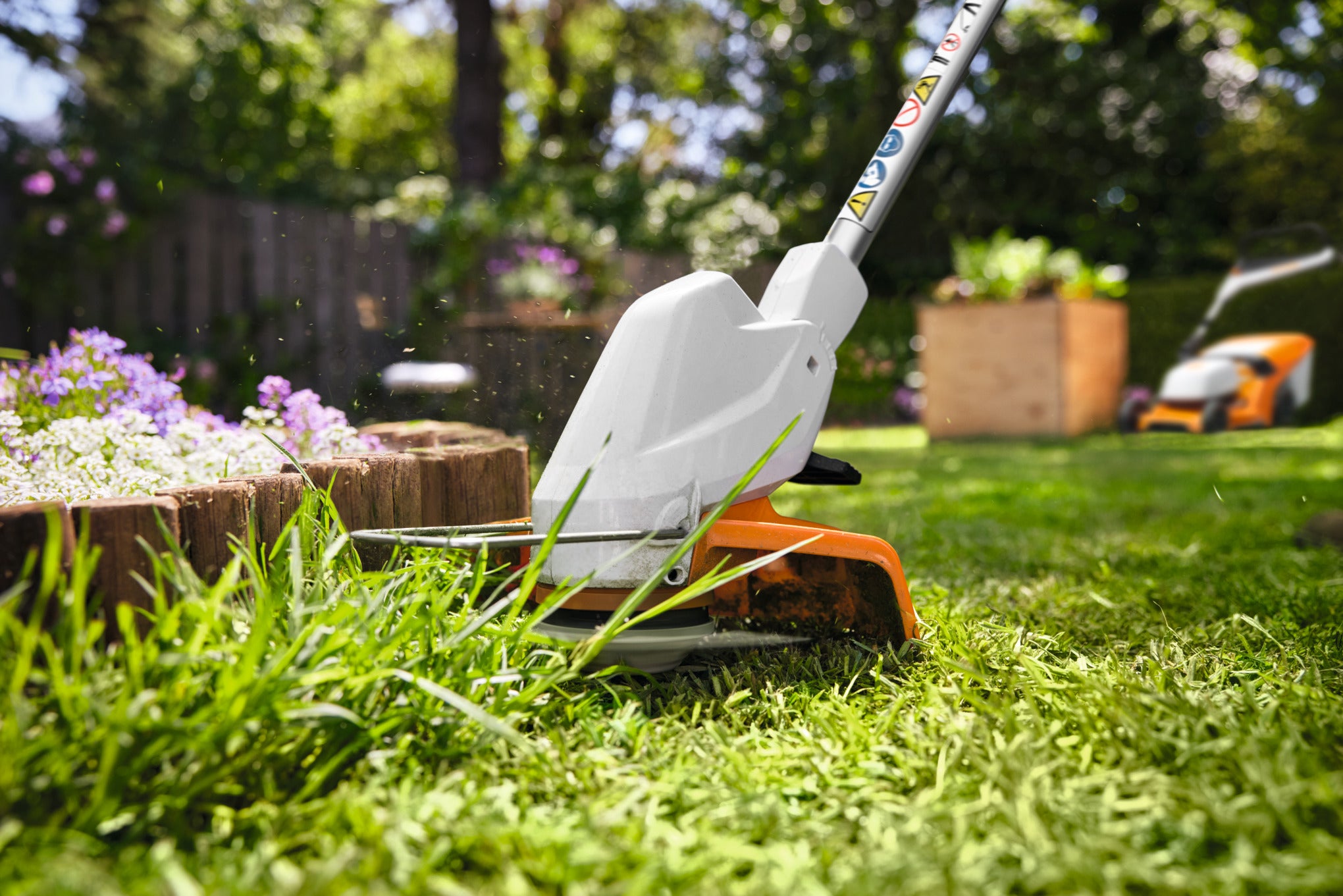 STIHL FSA 30 Tondeuse avec 1 batterie AS 2 et 1 chargeur AL 1 (AS) FA100115712
