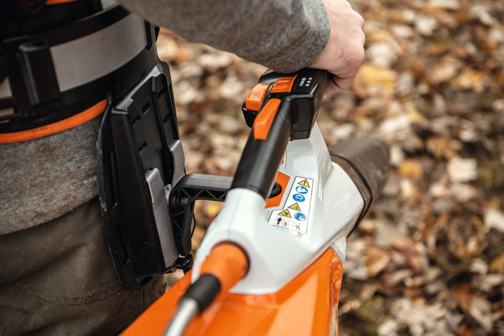 STIHL BGA 200 souffleuse à feuilles (AR) BA010115902