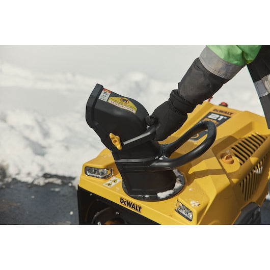 DeWalt Souffleuse à neige à vis sans fin 21" 208 cc à un seul étage avec POWERADAPT™ 31PM2V6HA38