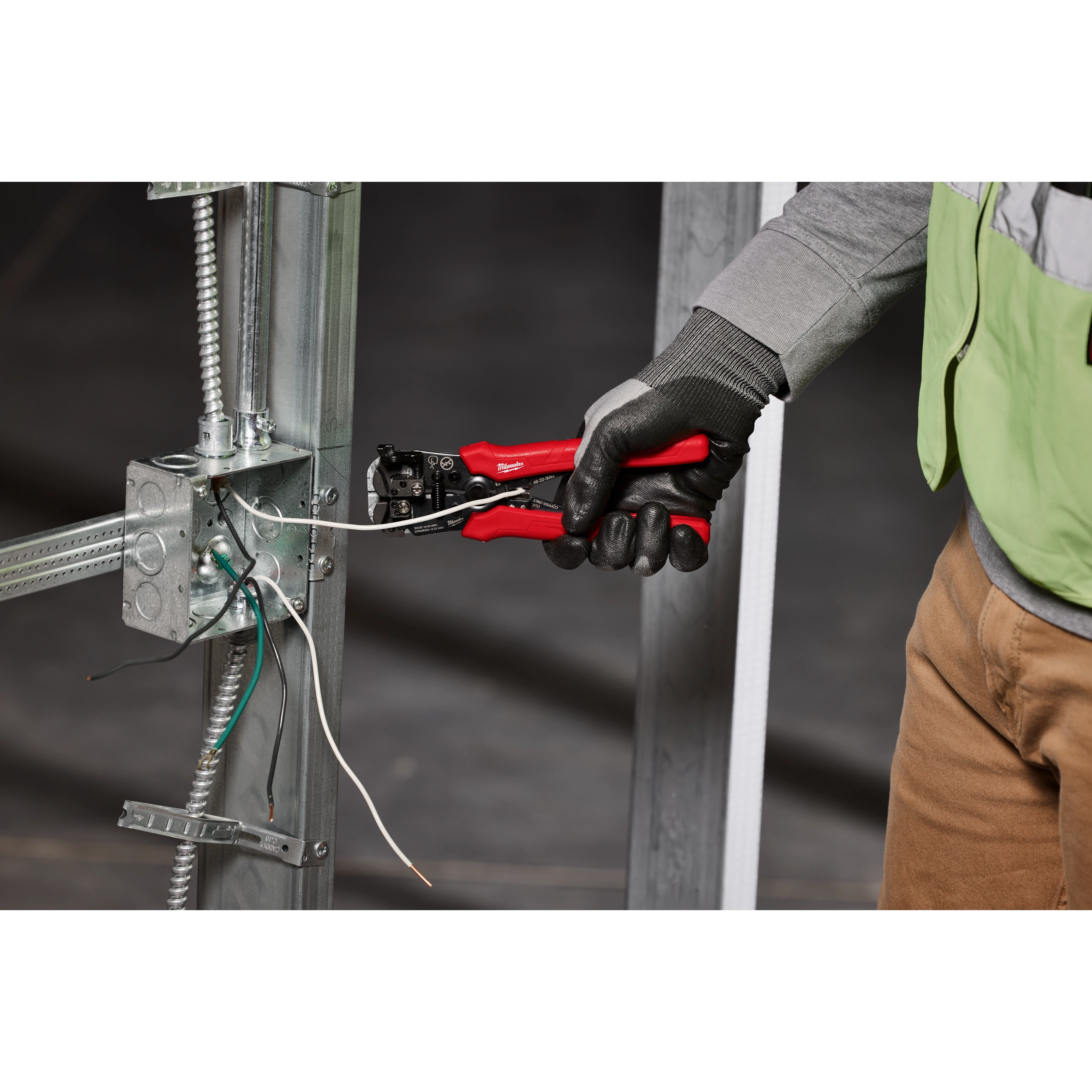 Milwaukee Pince à dénuder et coupe‑fil auto‑ajustable 48-22-3082