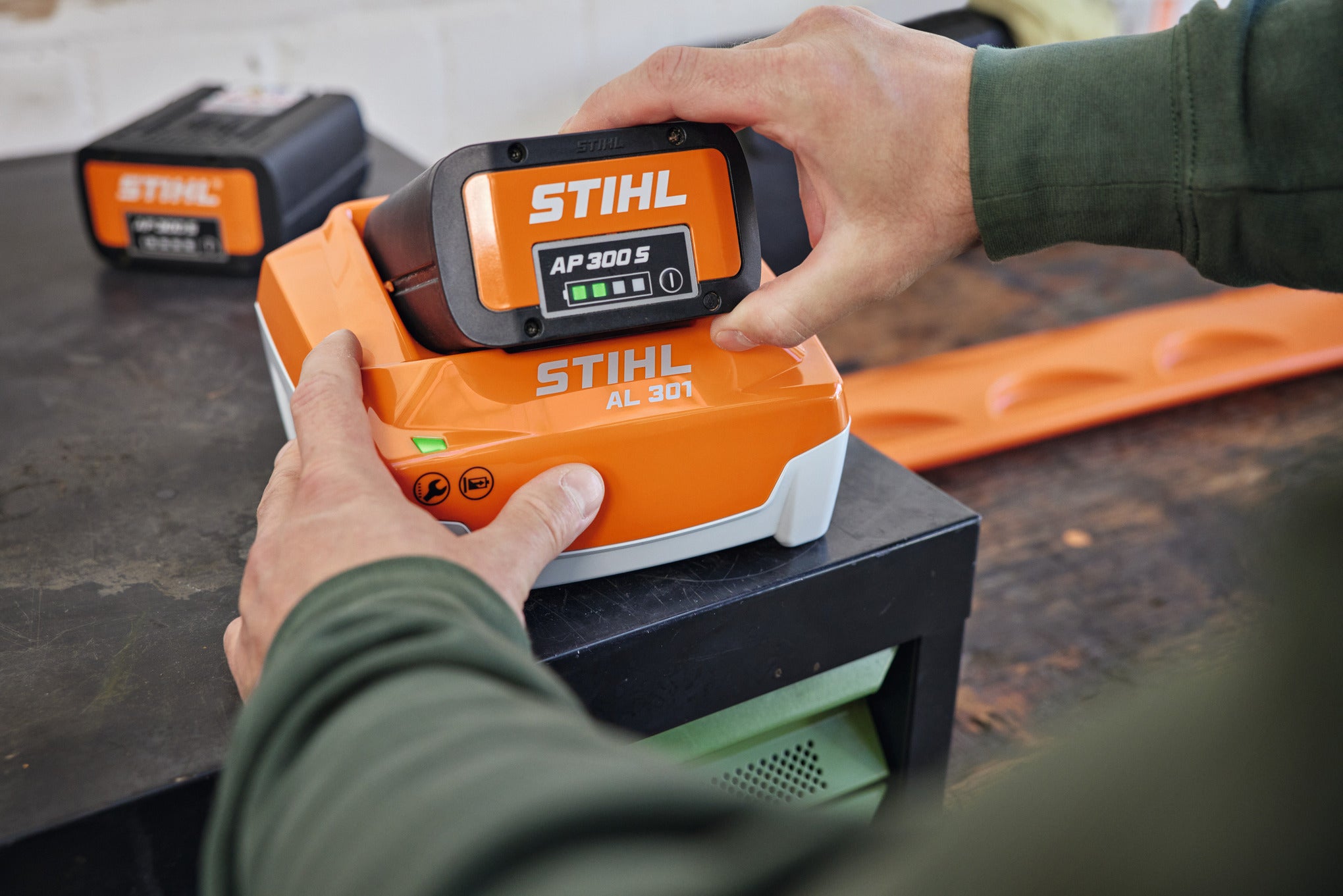 Stihl AL 301 Fast Charger EA094305506