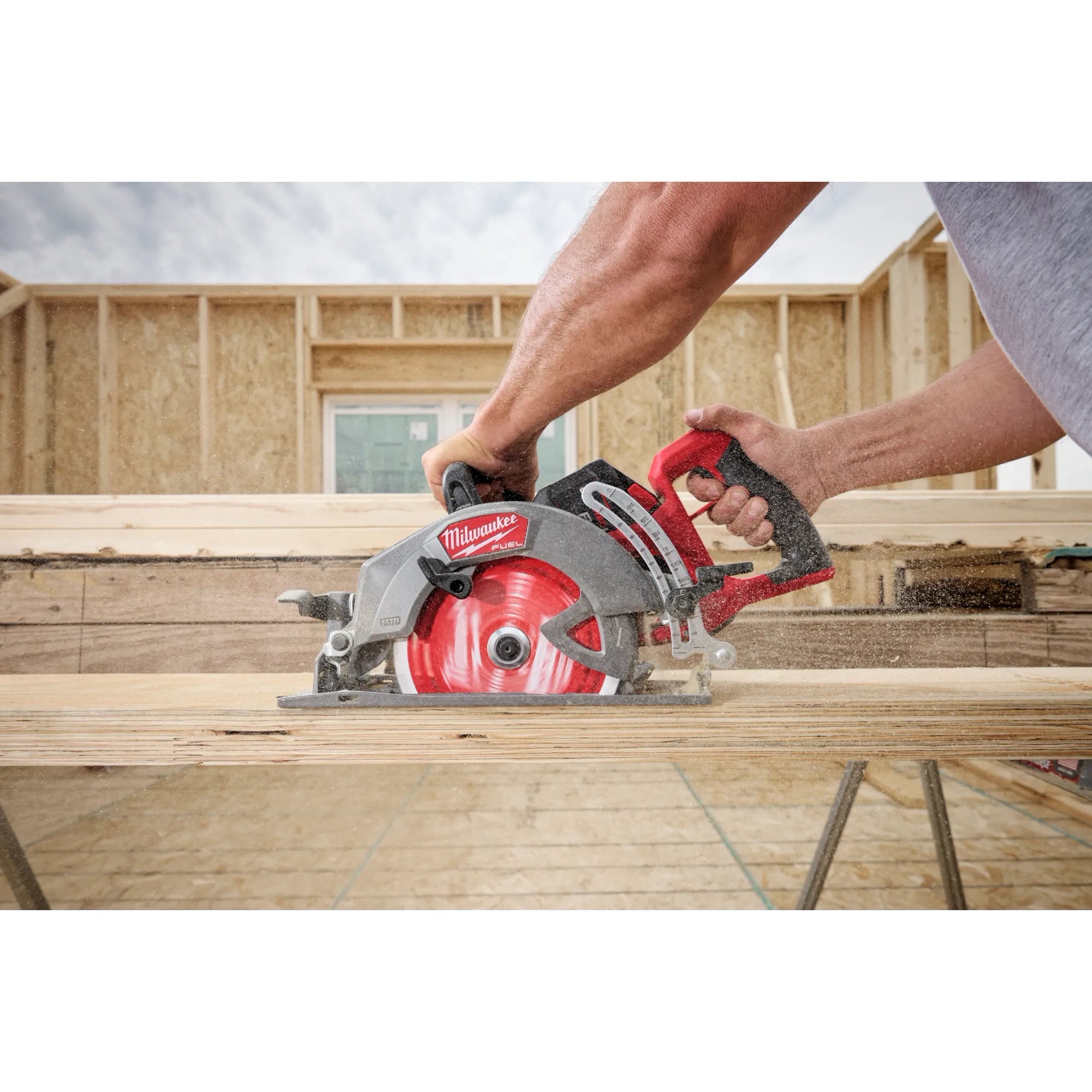 Milwaukee M18 FUEL™ 7-1/4" Rear Handle Circular Saw - Tool Only 2930-20