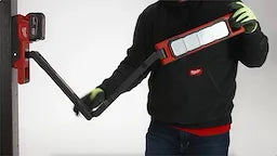 Milwaukee Lampe à bras extensible magnétique M18™ 2129-20