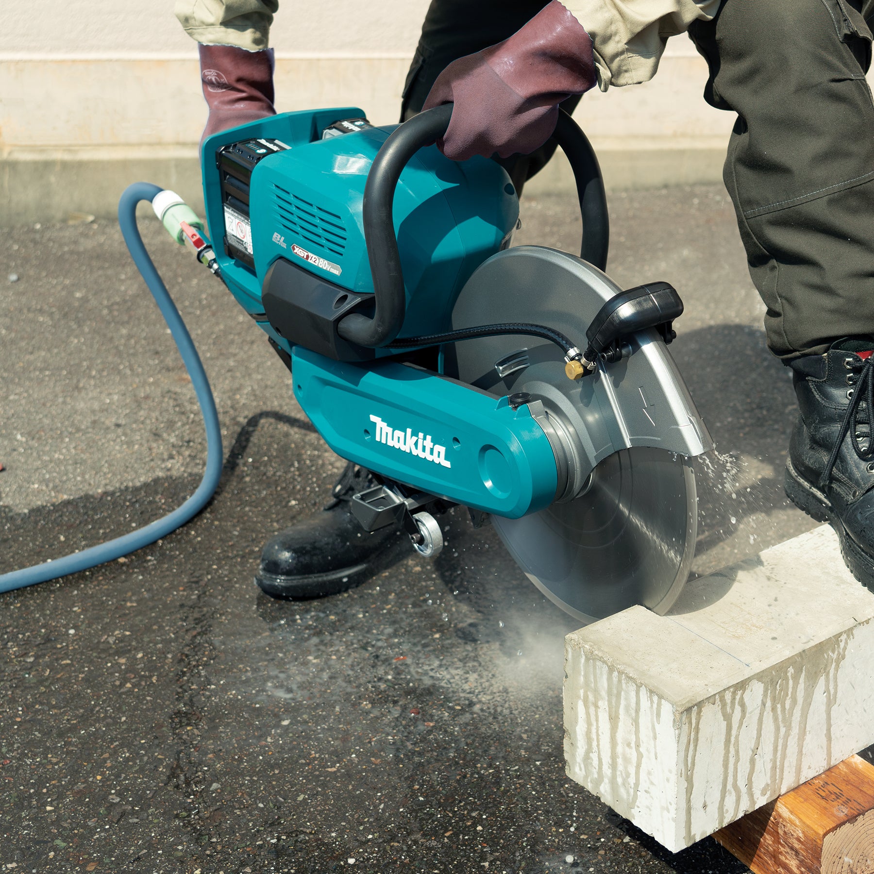 Makita 80V(40Vx2)max XGT Brushless 14" Power Cutter, 8.0Ah x4Kit CE001GL401