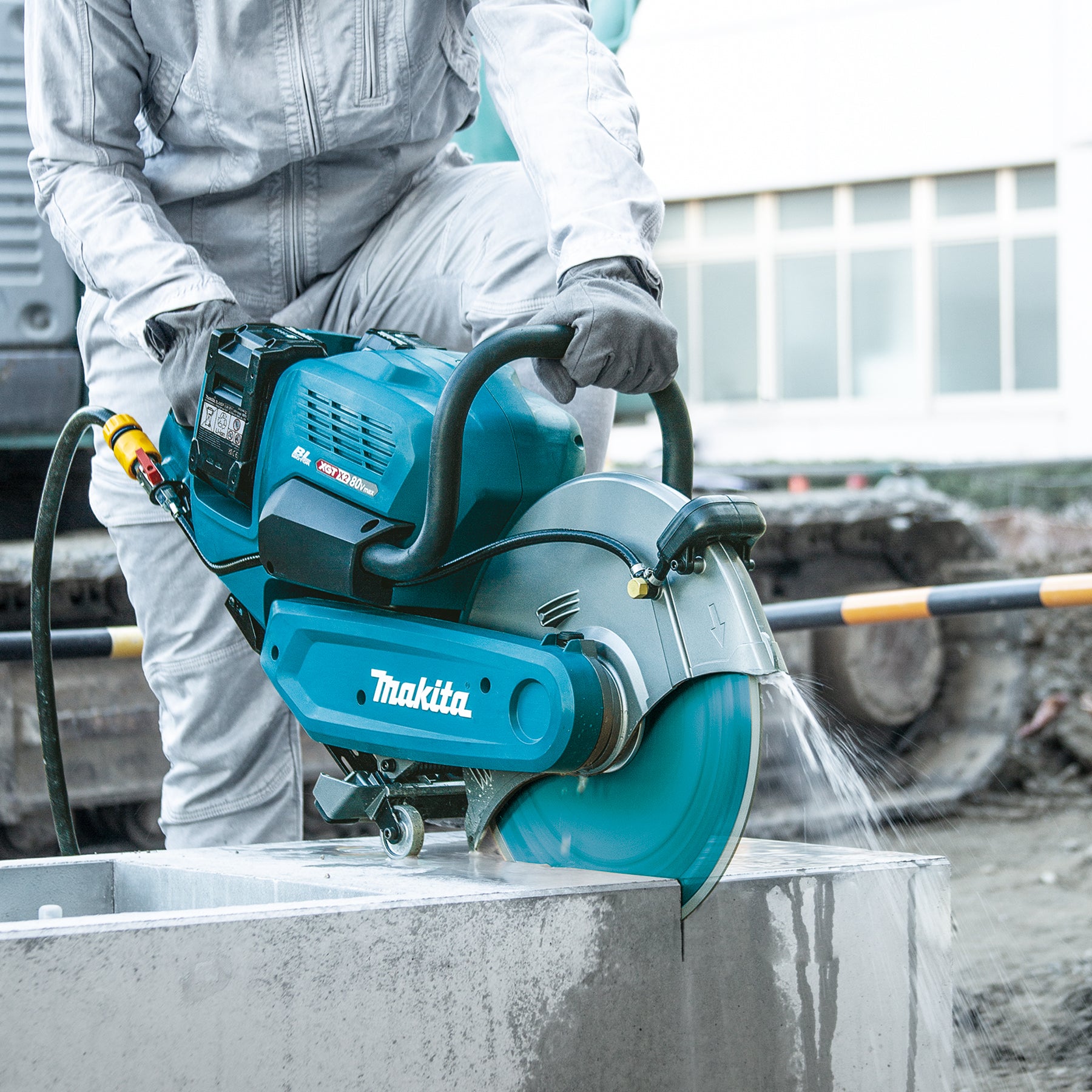 Makita 80V(40Vx2)max XGT Brushless 14" Power Cutter, 8.0Ah x4Kit CE001GL401