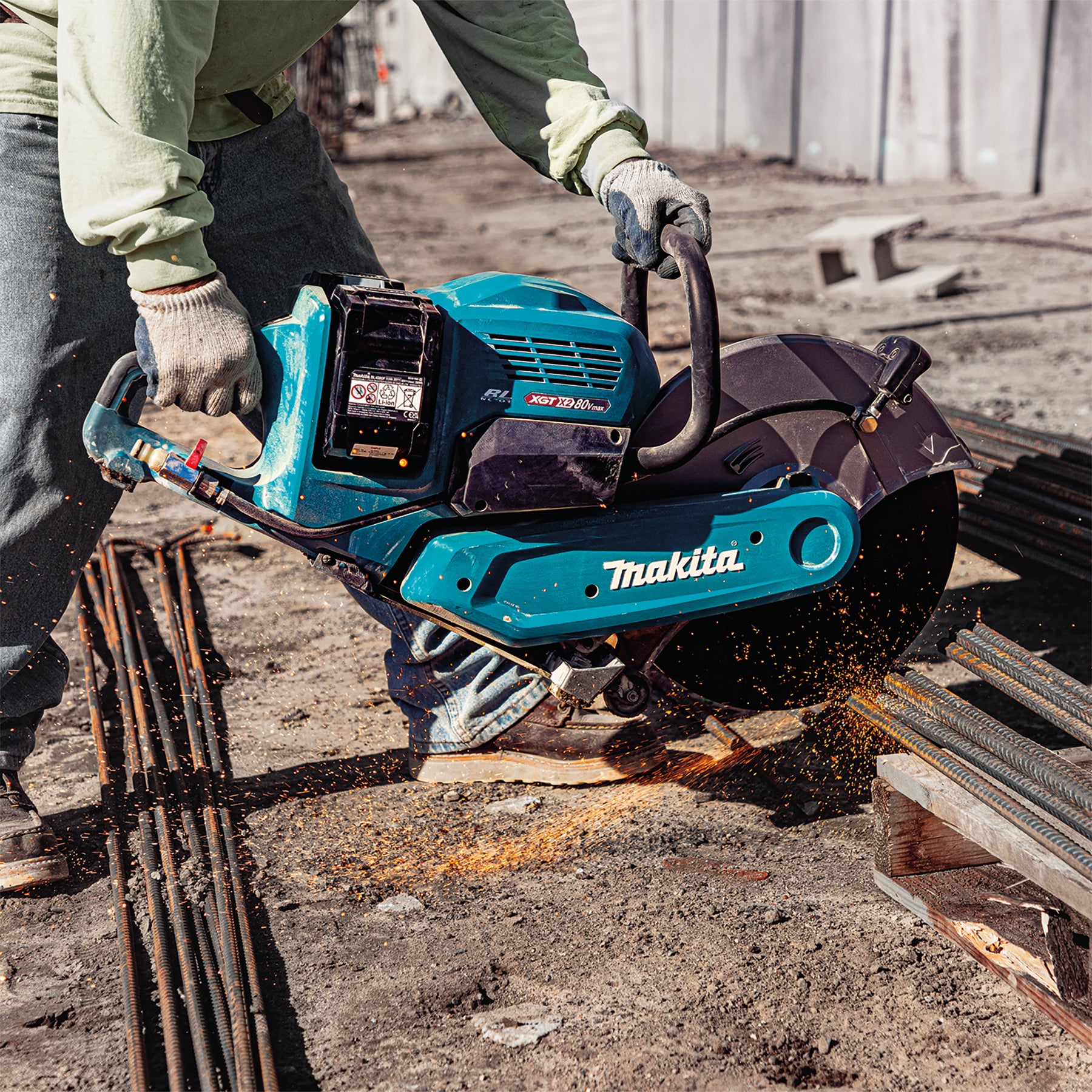 Makita 80V(40Vx2)max XGT Brushless 14" Power Cutter, 8.0Ah x4Kit CE001GL401