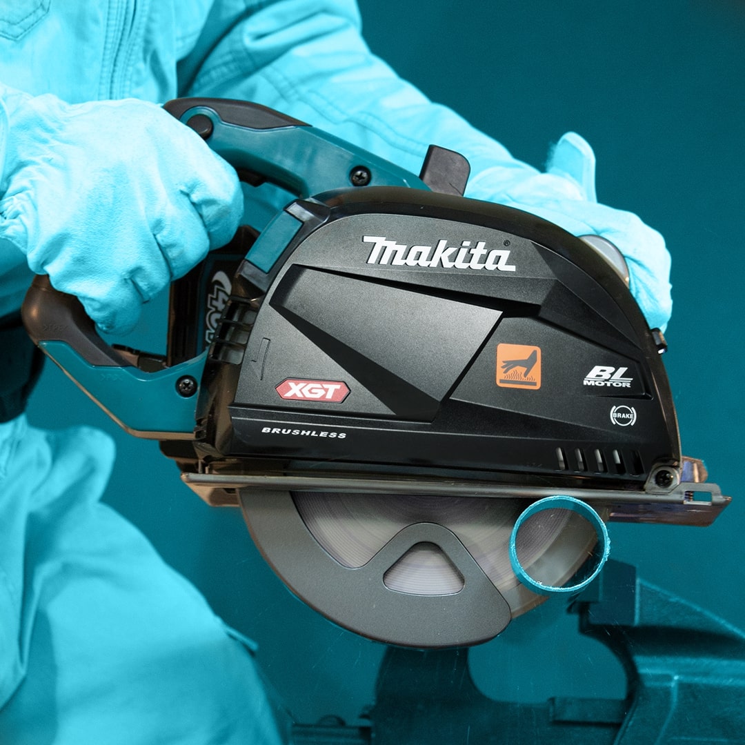 Makita Scie circulaire pour métaux sans balais 40Vmax XGT 7-1/4", machine seule CS002GZ