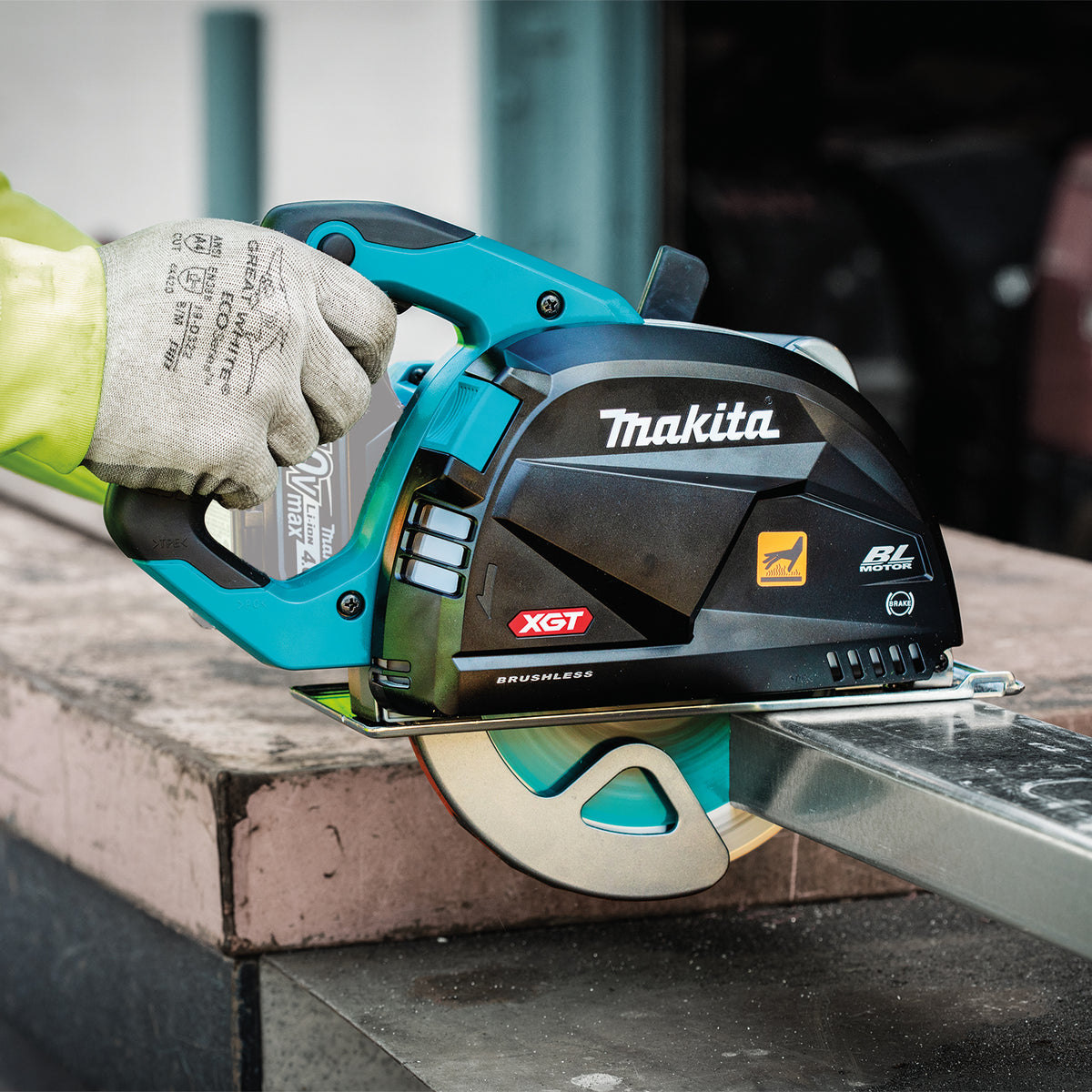 Makita Scie circulaire pour métaux sans balais 40Vmax XGT 7-1/4", machine seule CS002GZ