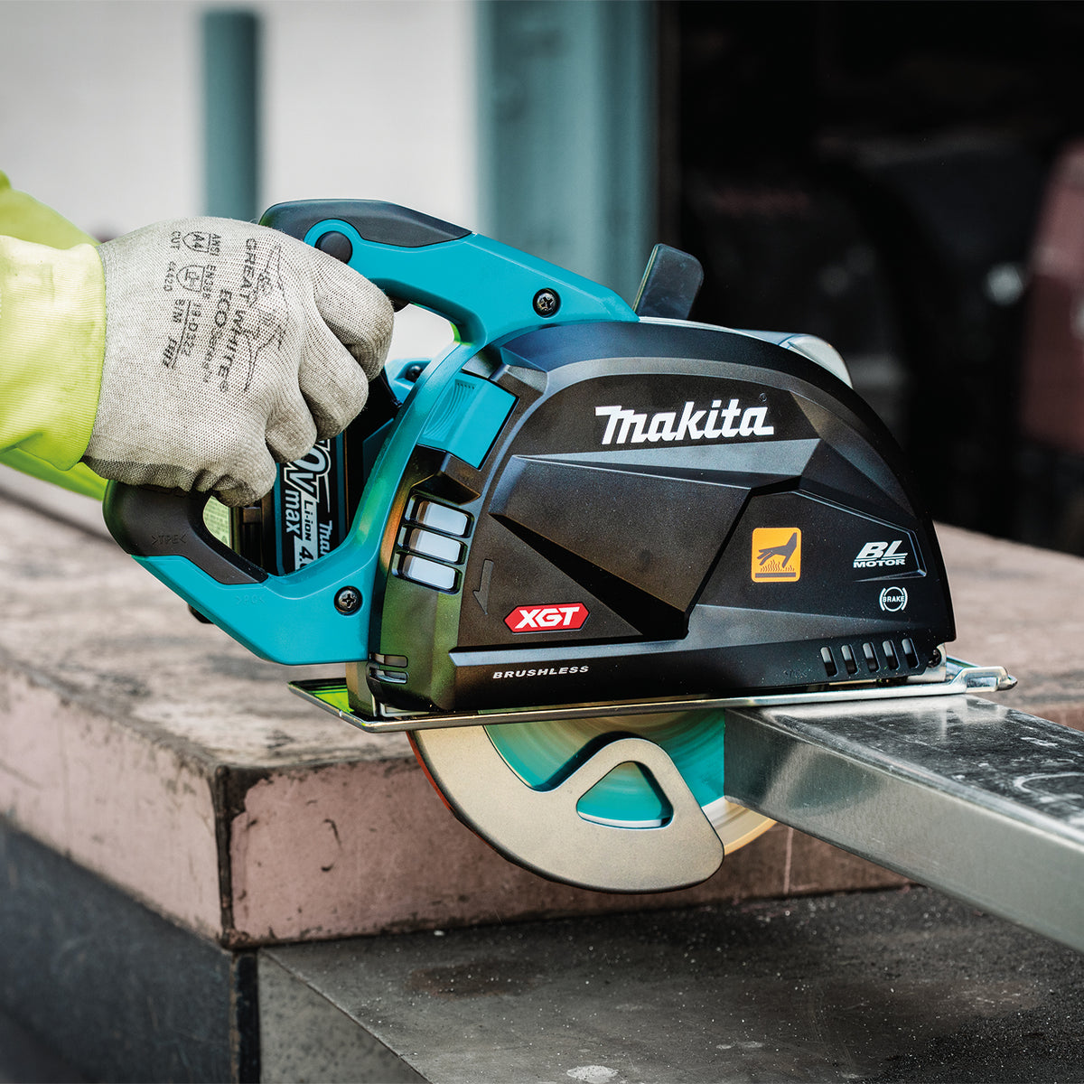 Makita Scie circulaire pour métaux sans balais 40Vmax XGT 7-1/4", machine seule CS002GZ
