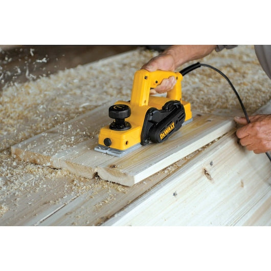 DeWalt Raboteuse Manuelle Portable 3-1/4 po D26676