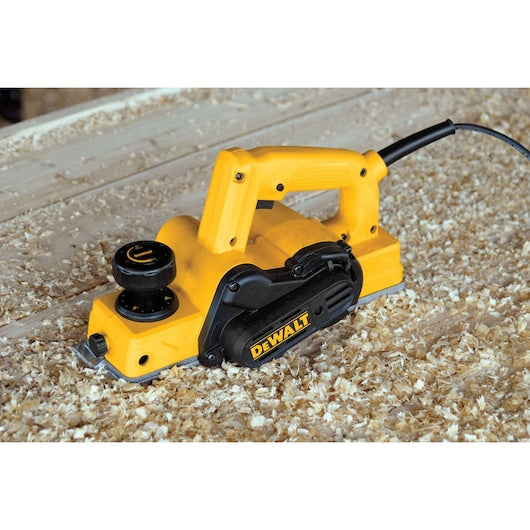 DeWalt Raboteuse Manuelle Portable 3-1/4 po D26676
