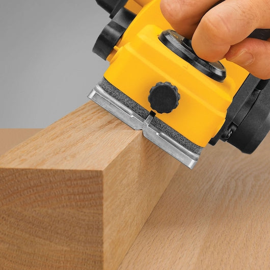 DeWalt Raboteuse Manuelle Portable 3-1/4 po D26676