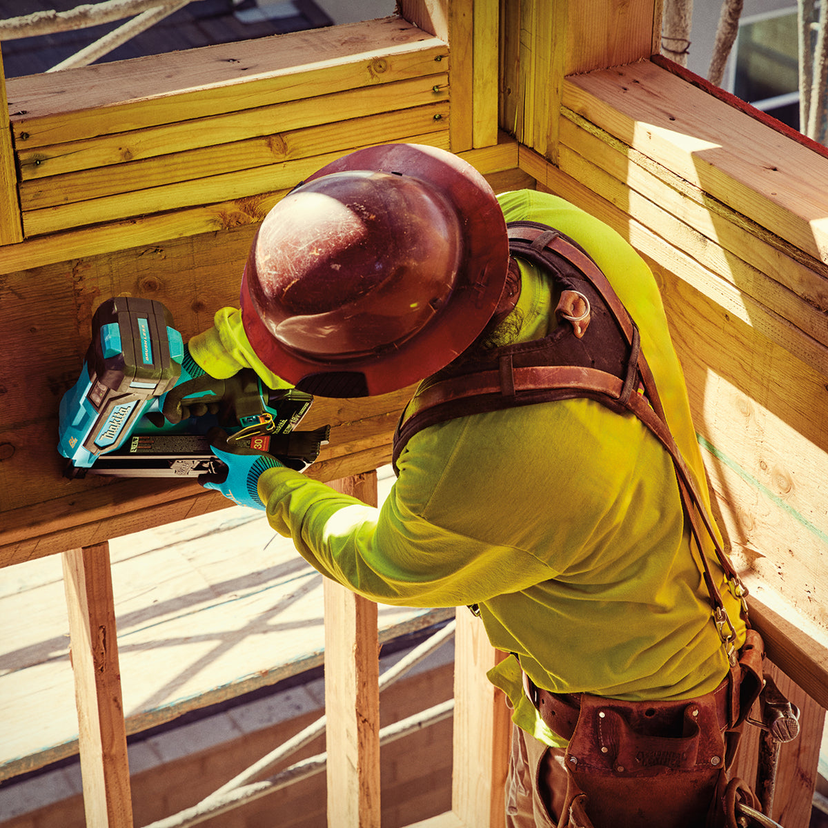 Makita 18V LXT Brushless 3-1/2" Framing Nailer, 30-34° Clipped Head, Tool Only DBN900ZK