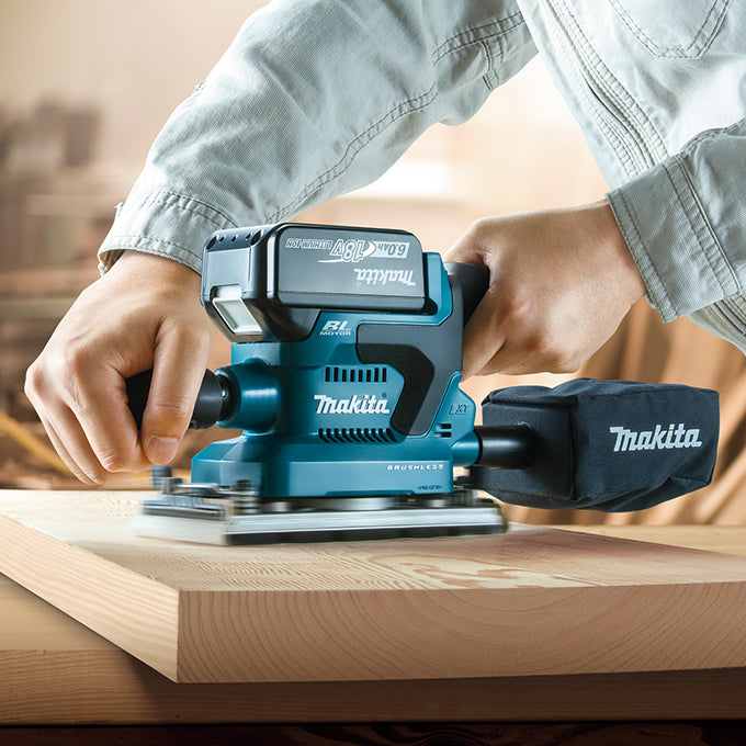 Makita Ponceuse de finition 1/3 de feuille sans balais LXT 18V, outil seul DBO380Z