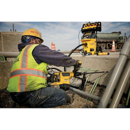 DeWalt Station d’alimentation portable 1800 W DCB1800B et chargeur de batteries simultané DCB1800B
