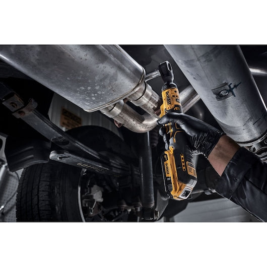 DeWalt ATOMIC COMPACT SERIES™ 20V MAX* Cliquet sans balais 3/8 po (outil seul) DCF513B