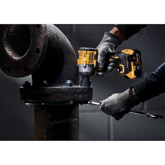 DeWalt Clé à chocs sans fil ATOMIC™ 20V MAX* 1/2 po avec enclume à goupille de verrouillage (outil seul) DCF922B