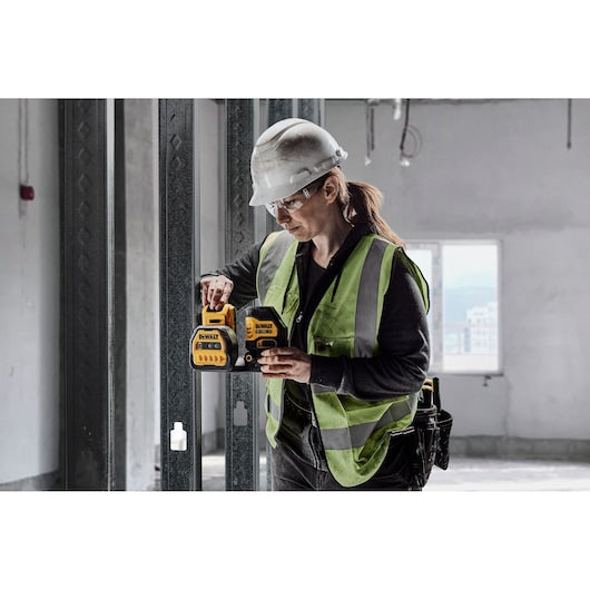 DeWalt Laser vert transversal sans fil 20V MAX* XR® (outil seul) DCLE34020GB