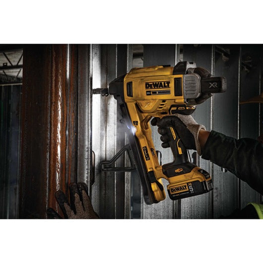 Dewalt 1" Magazine Cordless Concrete Nailer Kit DCN891P2
