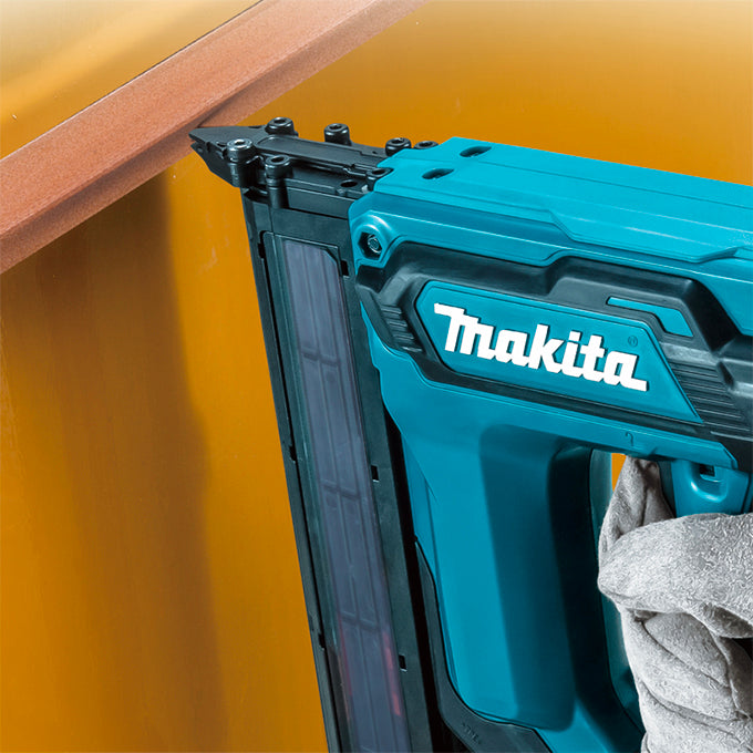 Makita Cloueuse de finition 18 ga 1-3/8" LXT 18V, outil seul DFN350Z