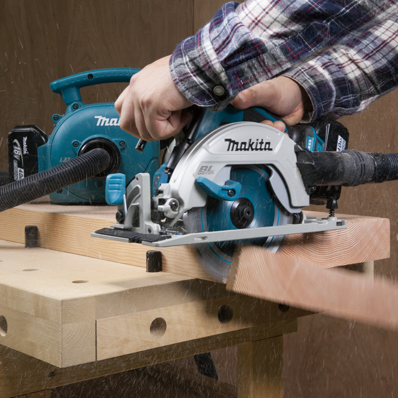 Makita Scie circulaire sans balais 6-1/2" 18V LXT, outil seul DHS680Z