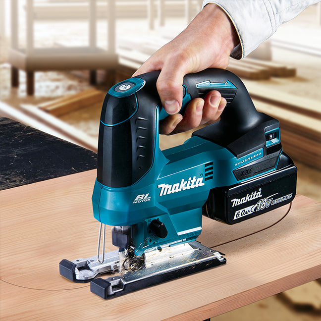 Makita Scie sauteuse sans balais 18V LXT avec poignée en D, outil seul DJV184Z