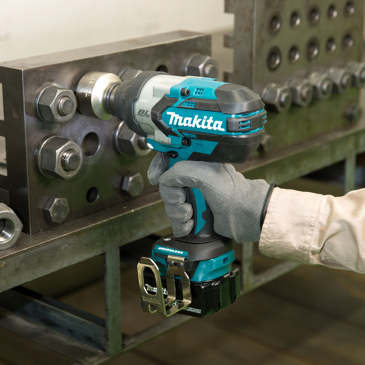 Makita Kit Combiné 2 Outils Sans Fil 18V LXT, 5,0Ah x2 DLX2465TX1