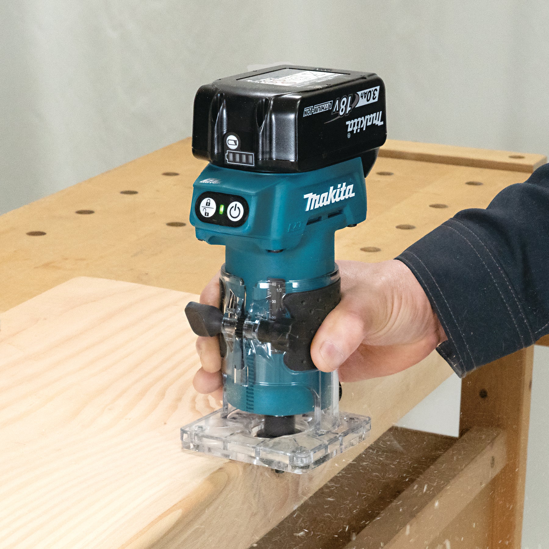 Makita Défonceuse Sans Fil LXT 18V Sans Balais 1/4", Machine Seule DRT52Z