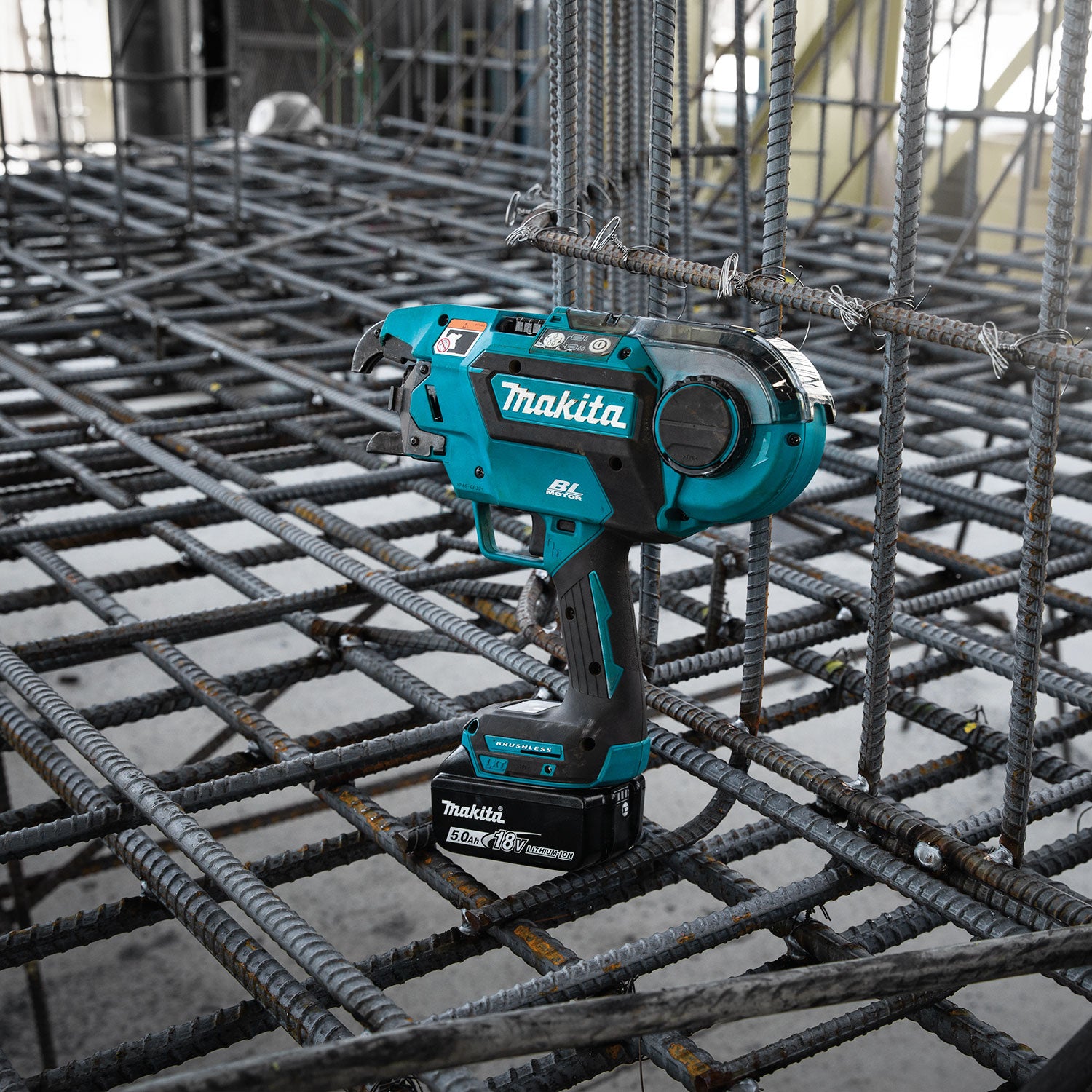 Makita 18V LXT Brushless Rebar Tying Tool, Tool Only DTR180ZK