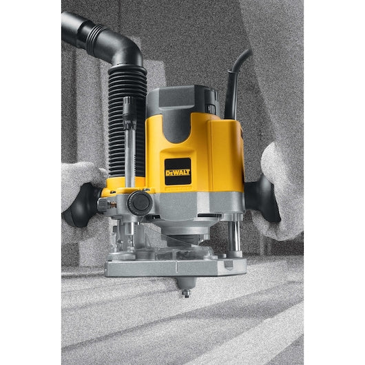 Dewalt DW621 2 HP EVS Plunge Router DW621