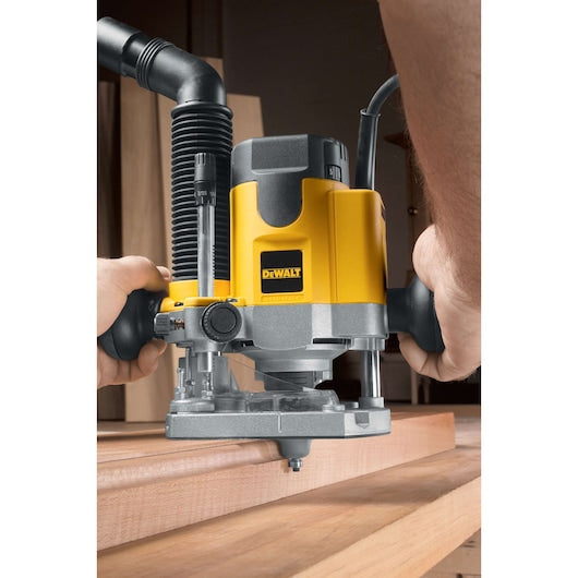 DeWalt DW621 Routeur plongeur EVS 2 ch DW621