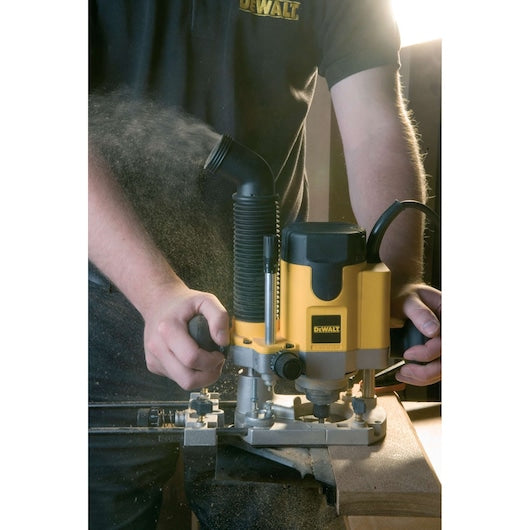DeWalt DW621 Routeur plongeur EVS 2 ch DW621