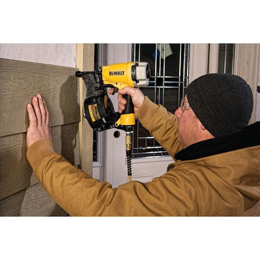 Dewalt 15° Coil Siding and Fencing Nailer DW66C-1