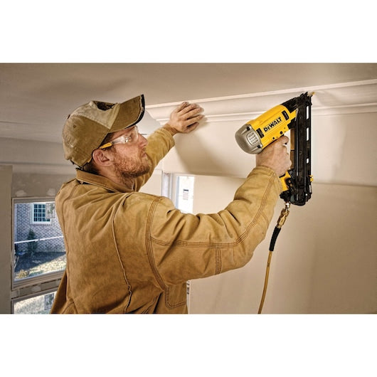 Dewalt 15ga Precision Point™ in.DA in. Style Angle Finish Nailer DWFP72155