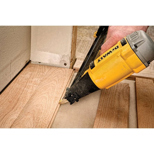 Dewalt 15ga Precision Point™ in.DA in. Style Angle Finish Nailer DWFP72155