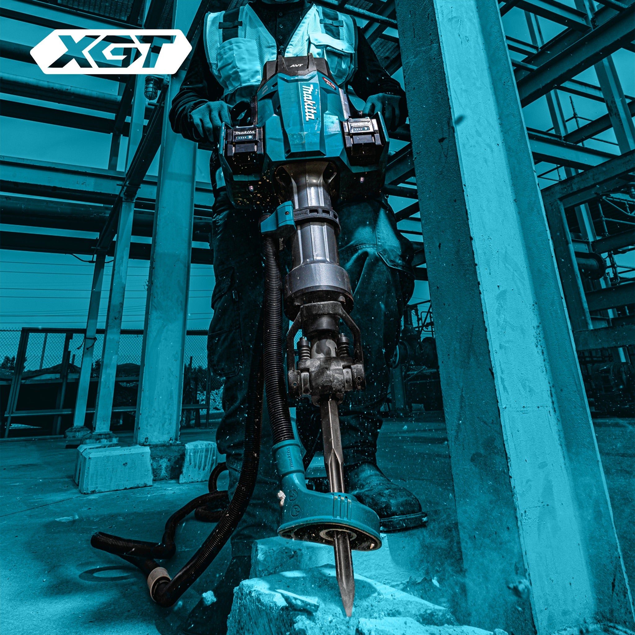 Makita Brise-béton sans balais 80V(40Vx2)max XGT 70 LBS, queue hexagonale 1-1/8" avec chariot, Kit avec 4 batteries 8.0Ah HM004GL401
