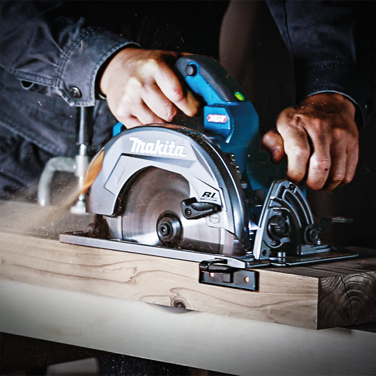 Makita Scie circulaire sans balais 7-1/4" 40Vmax XGT avec AWS, Kit avec batterie 4.0Ah x1 HS003GM103