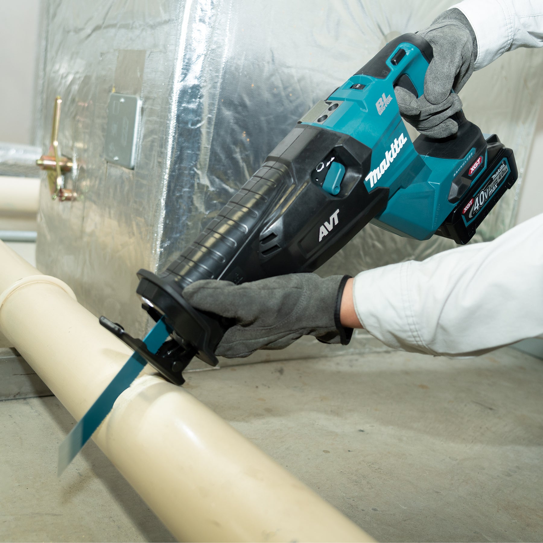 Makita Scie alternative sans balais 40Vmax XGT, kit avec batterie 4.0Ah x1 JR002GM102