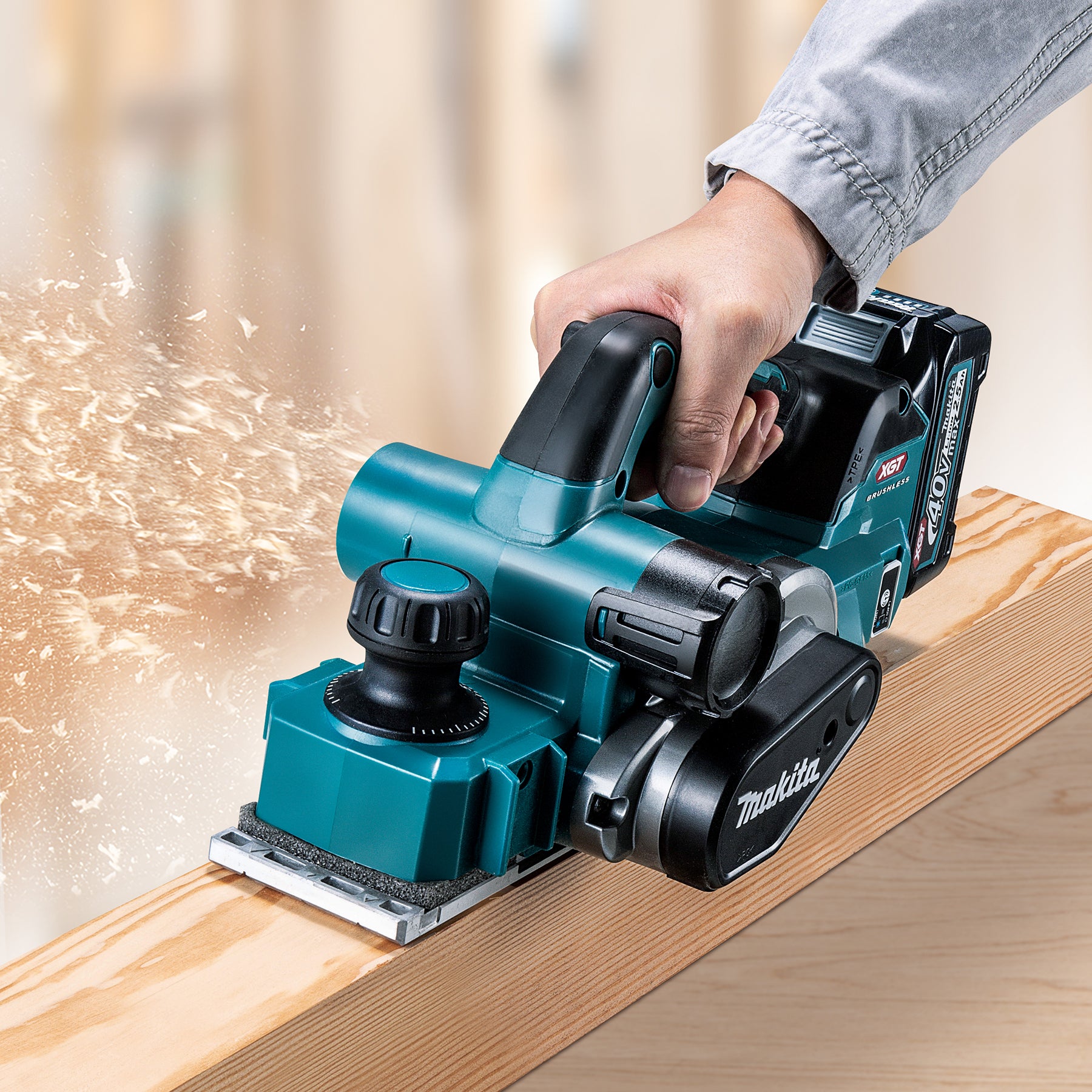 Makita 40Vmax XGT Brushless 3-1/4" Planer w/AWS, Tool Only KP001GZ