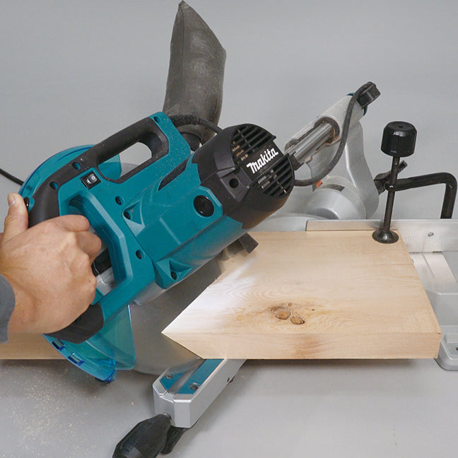 Makita Scie à onglets coulissante 10" avec guide de coupe LED LS1110F