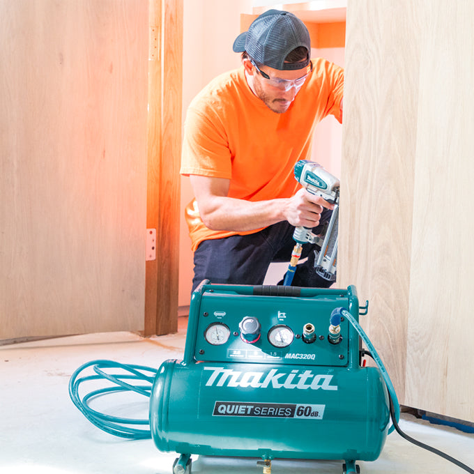 Makita Compresseur d'air Série Silencieuse 1,5 CV MAC320Q