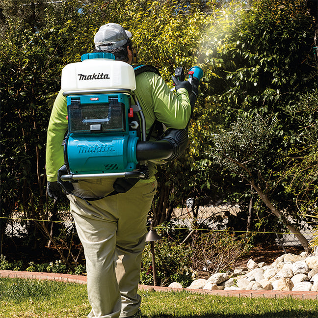 Makita 40Vmax XGT Brushless 15 L Backpack Mist Blower, 8.0Ah x2Kit PM001GL201