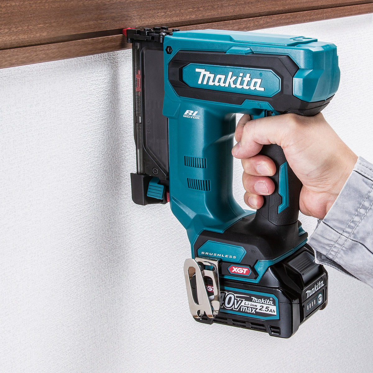 Makita Cloueuse à broches 23 ga 1-3/8" sans balais 40Vmax XGT, Outil seul PT001GZ