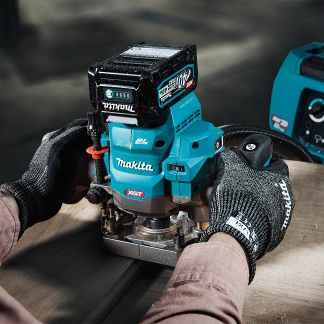 Makita Défonceuse plongeante sans balais 1/2" 40Vmax XGT avec AWS, outil seul RP001GZ01