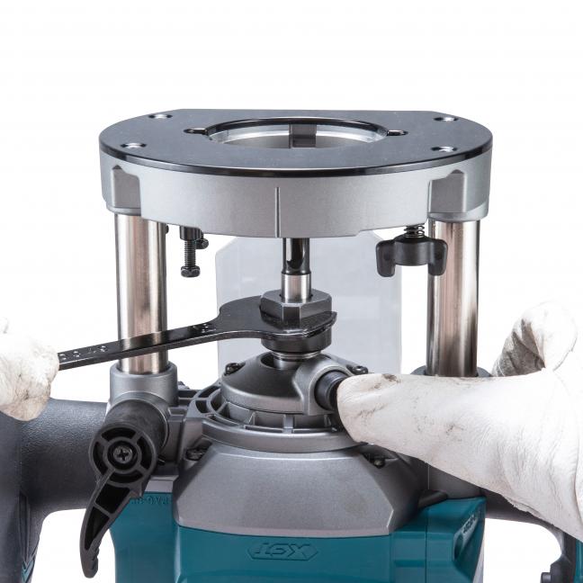 Makita Défonceuse plongeante sans balais 1/2" 40Vmax XGT avec AWS, outil seul RP001GZ01