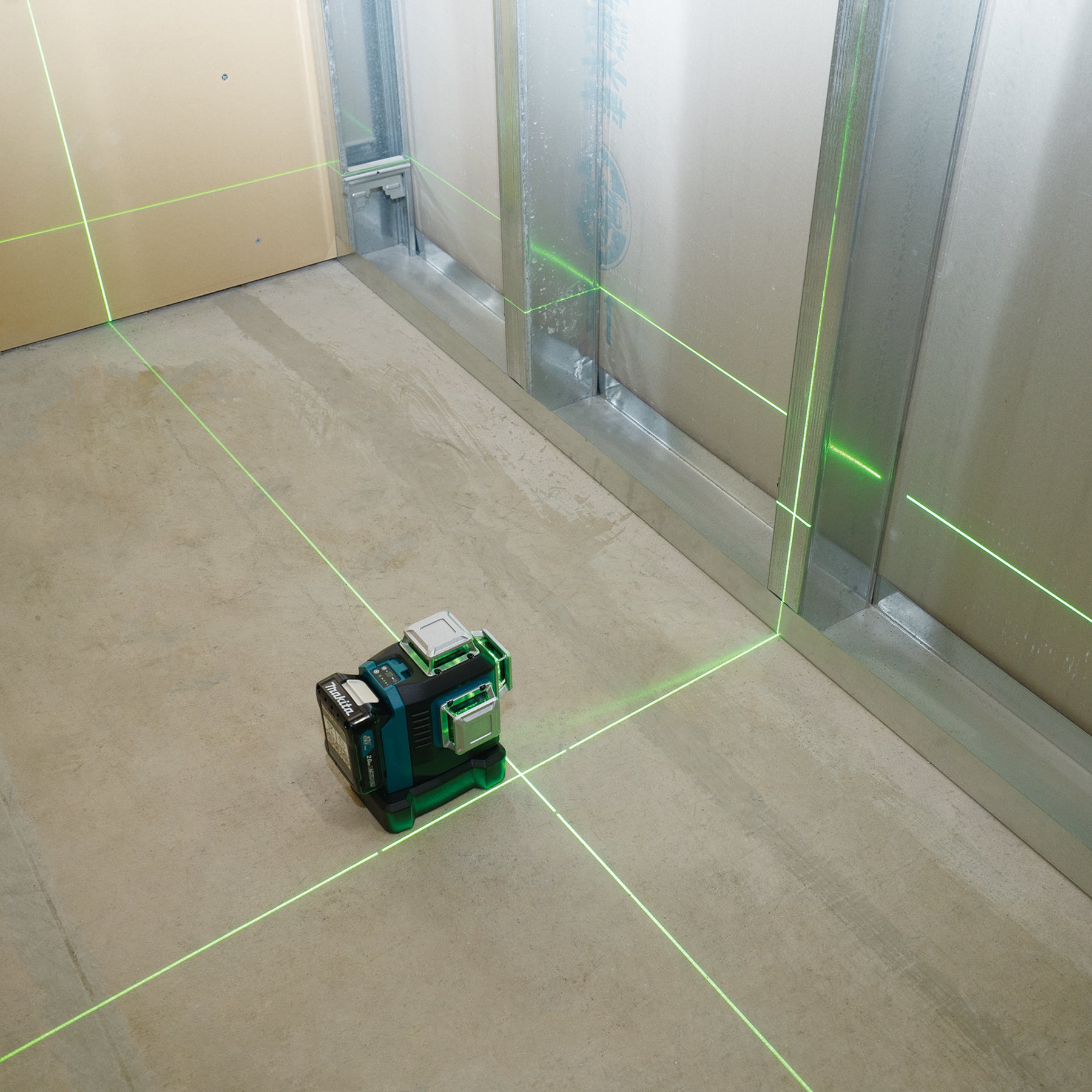 Makita Laser multi-lignes vert 12Vmax CXT, 2.0Ah x1Kit SK700GDWAJ