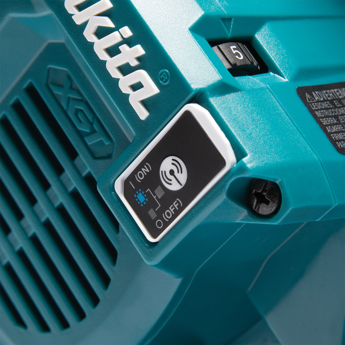 Makita Scie circulaire plongeante sans balais 40Vmax XGT avec AWS, 4.0Ah x1Kit SP001GM104