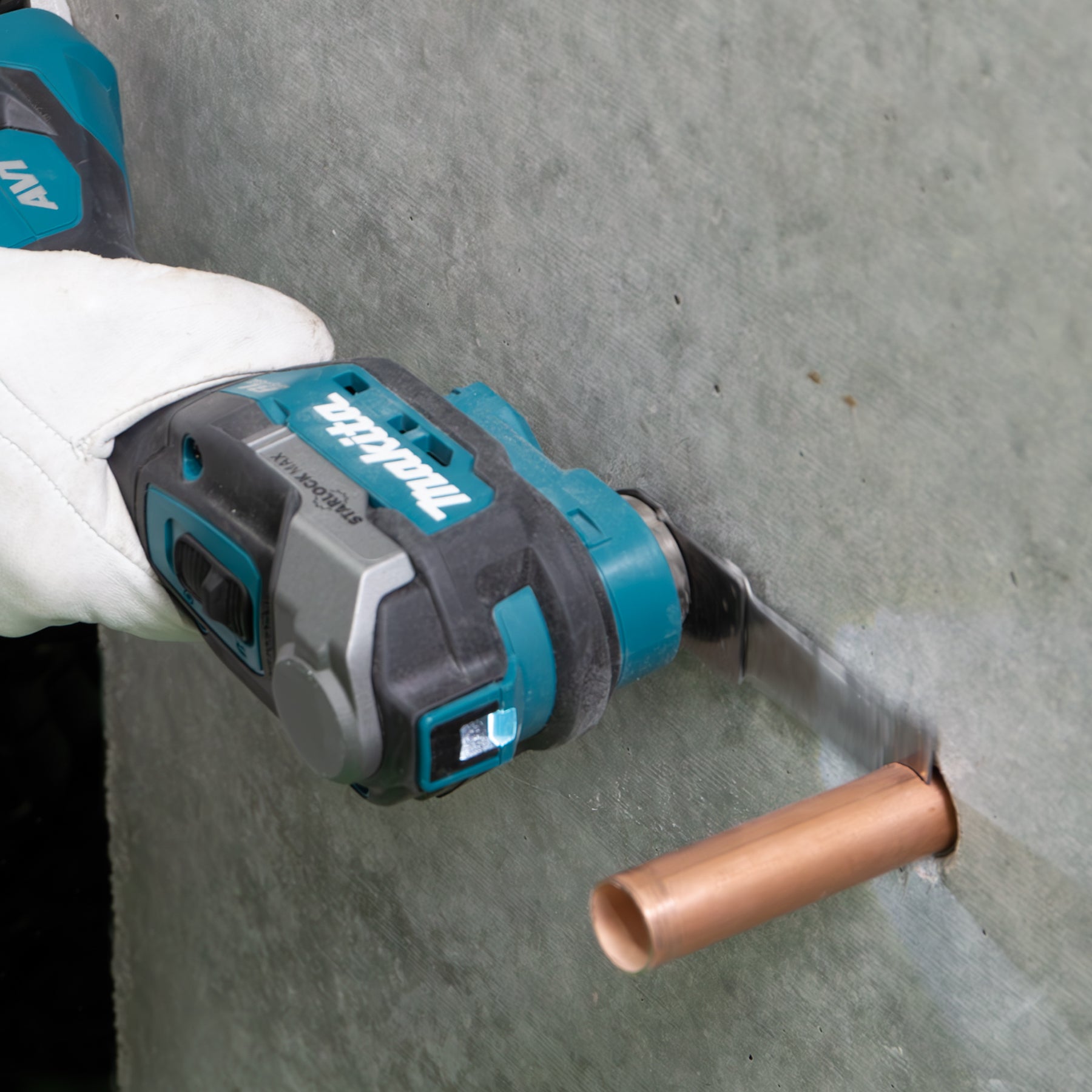 Makita 40Vmax XGT Brushless Toolless Multi Tool w/AVT and Accessory kit , Tool Only TM001GZ01