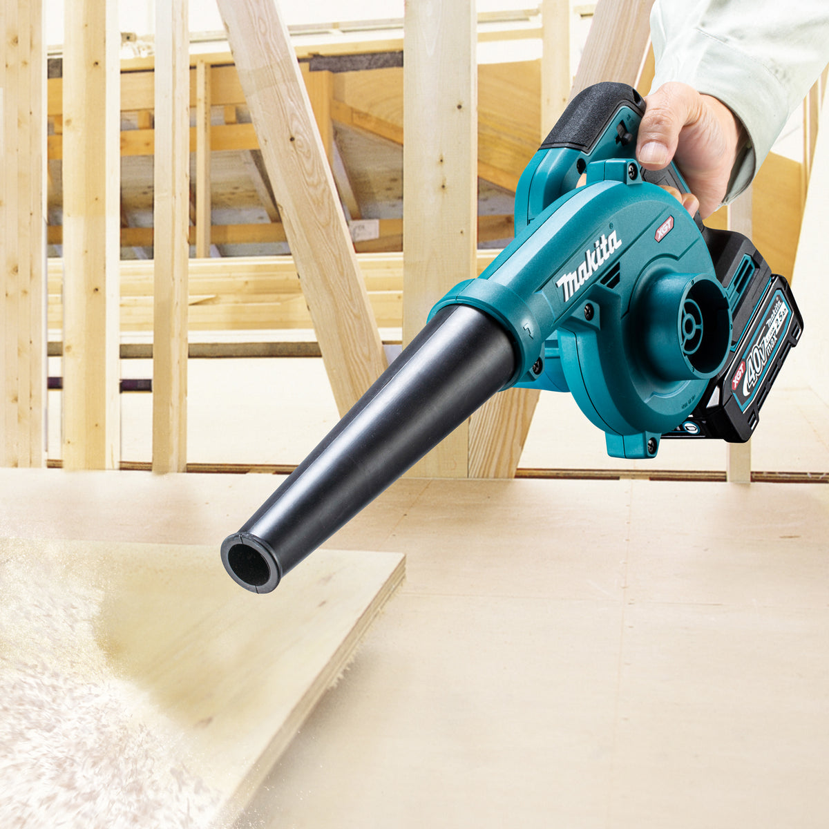 Makita Souffleur 40Vmax XGT 127CFM, Machine seule UB002GZ